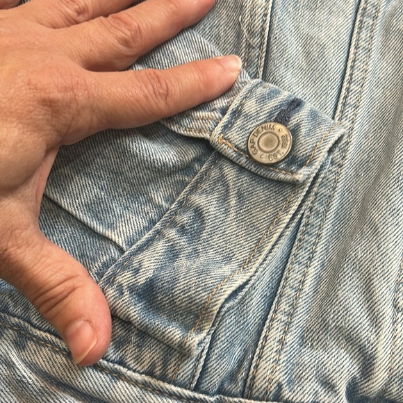 Gap Kids Icon Denim Jacket in Light Wash - Size Large - Picture 8 of 11